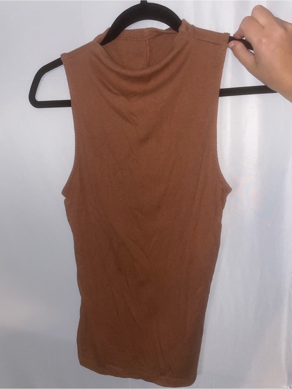 Sleeveless Ribbed Mock Neck Tank Top - Brown classic chic